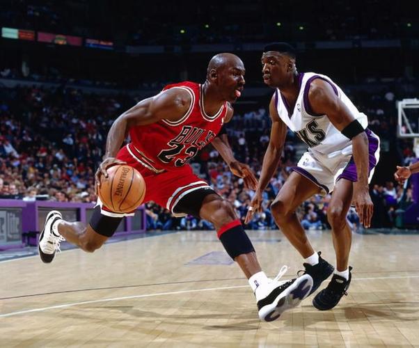 是伴随着话 是伴随着话